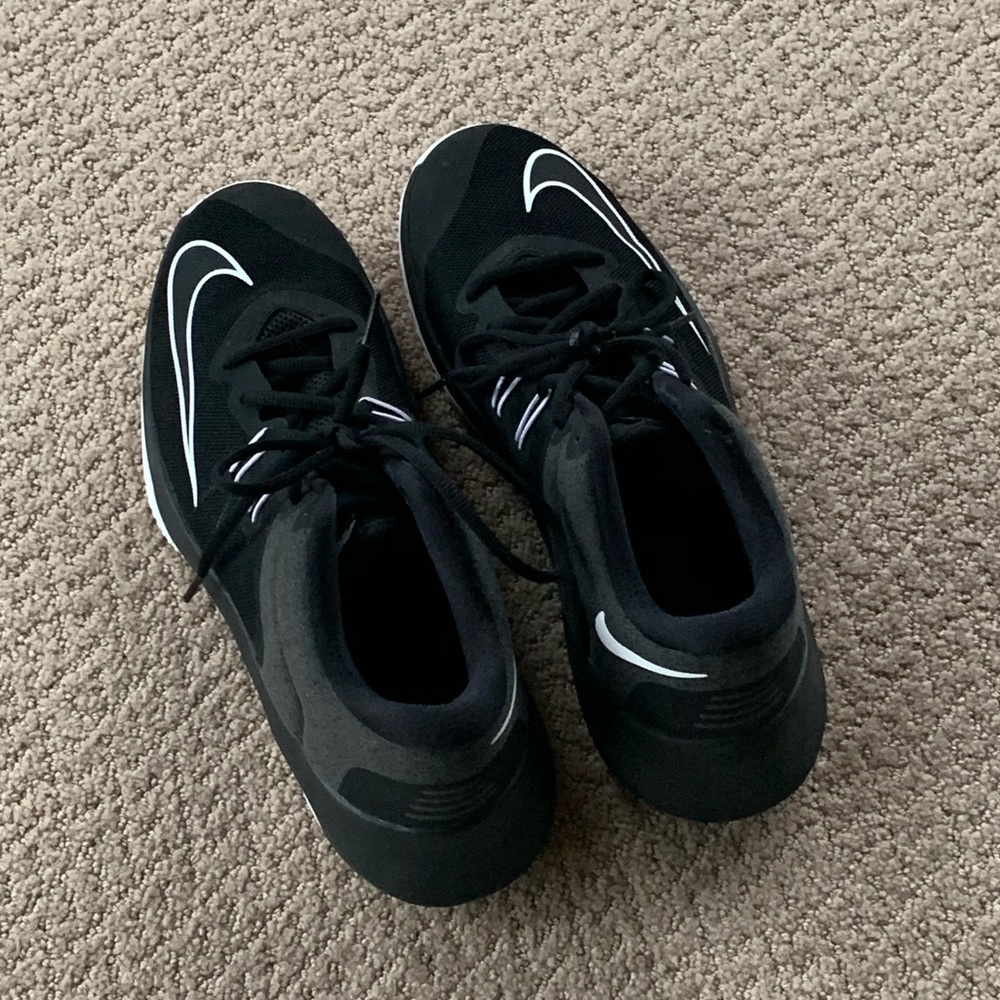 Nike Air Versitile II Basketball Shoes - Picture 2 of 4